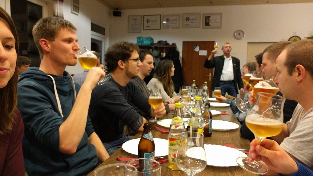 Bierprobe von Norman Siegordner beim FC Hopferstadt